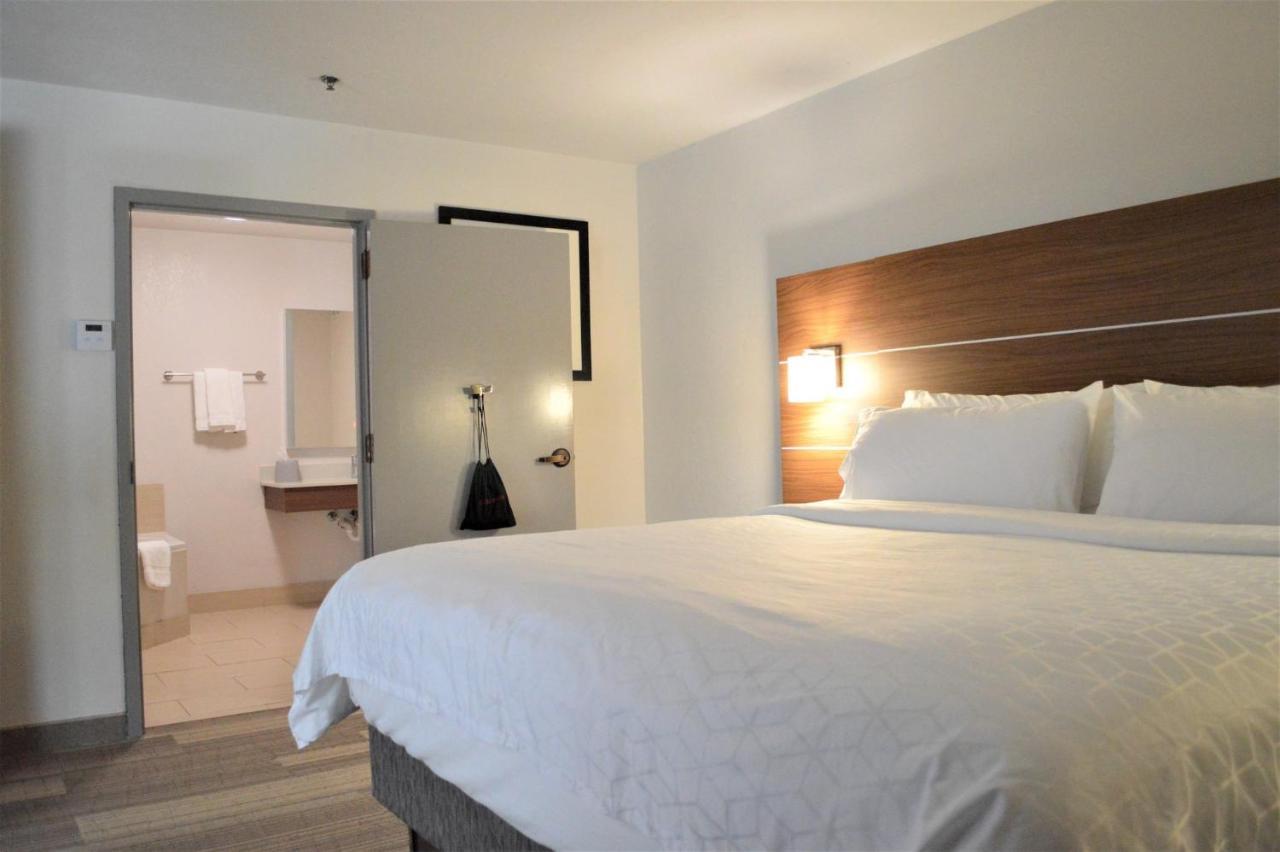 Holiday Inn Express & Suites Batesville By Ihg Екстериор снимка