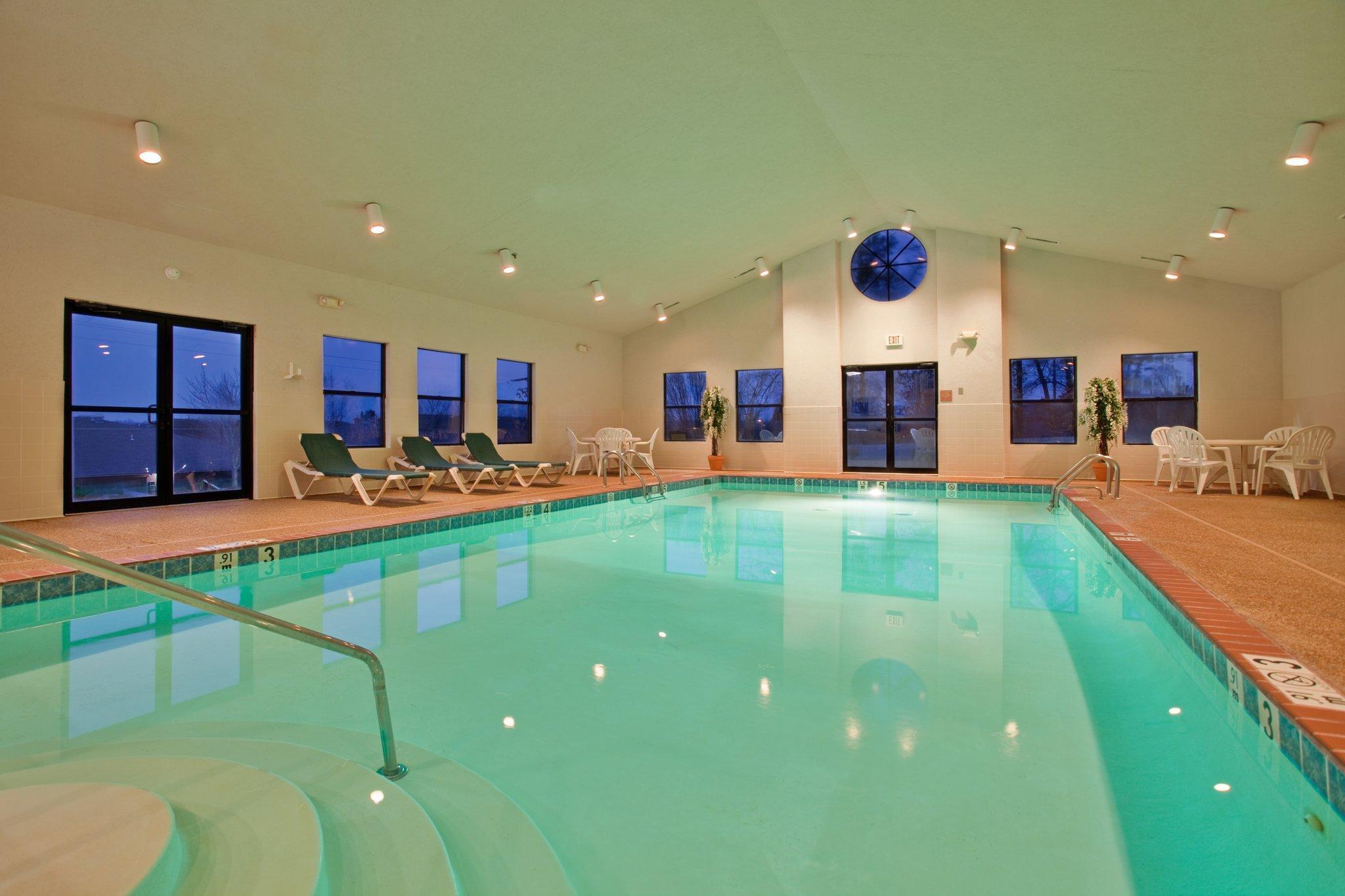 Holiday Inn Express & Suites Batesville By Ihg Екстериор снимка