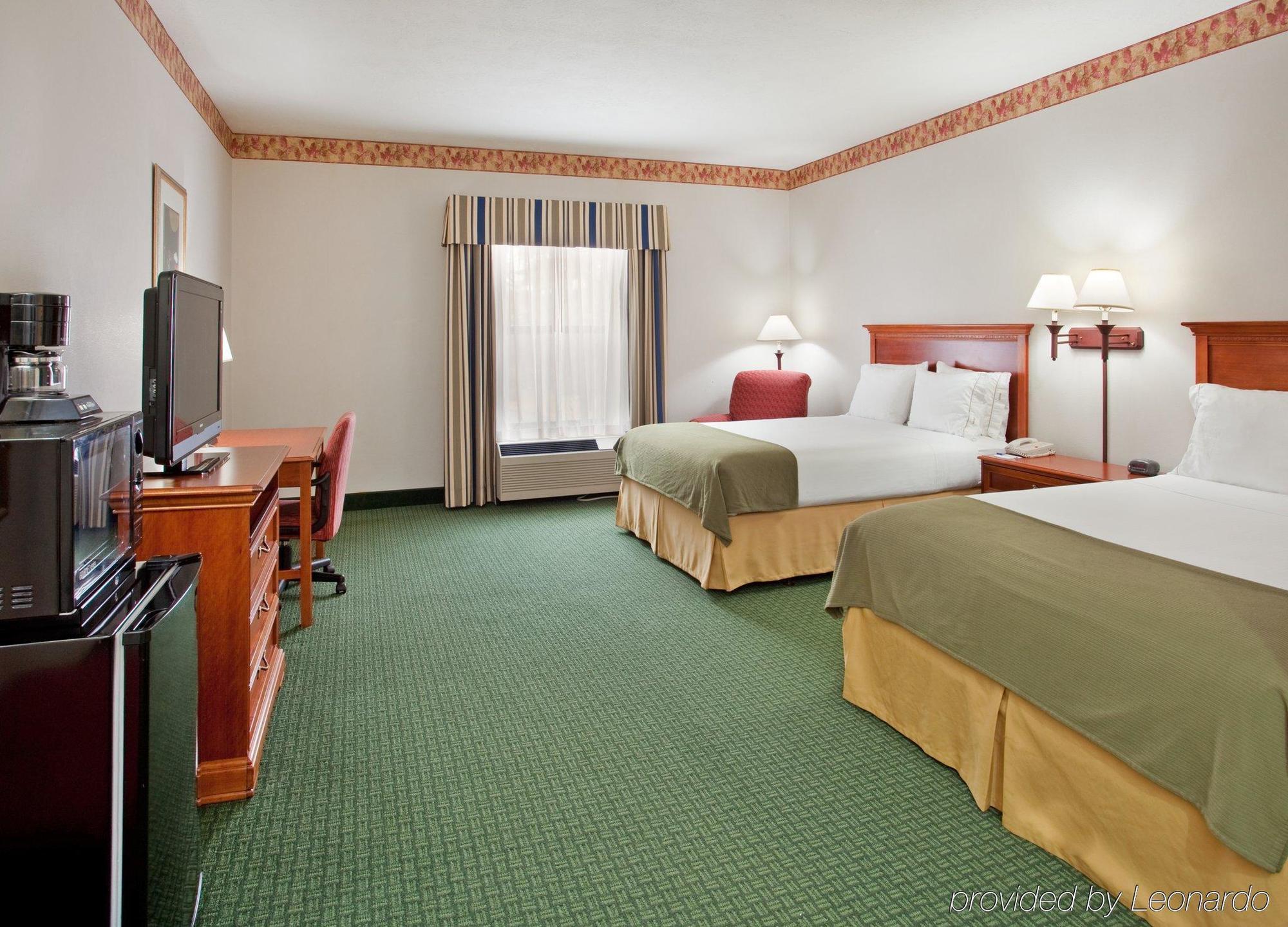 Holiday Inn Express & Suites Batesville By Ihg Екстериор снимка