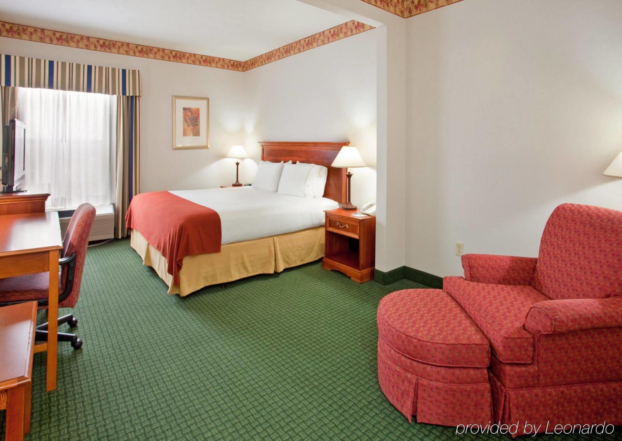 Holiday Inn Express & Suites Batesville By Ihg Екстериор снимка