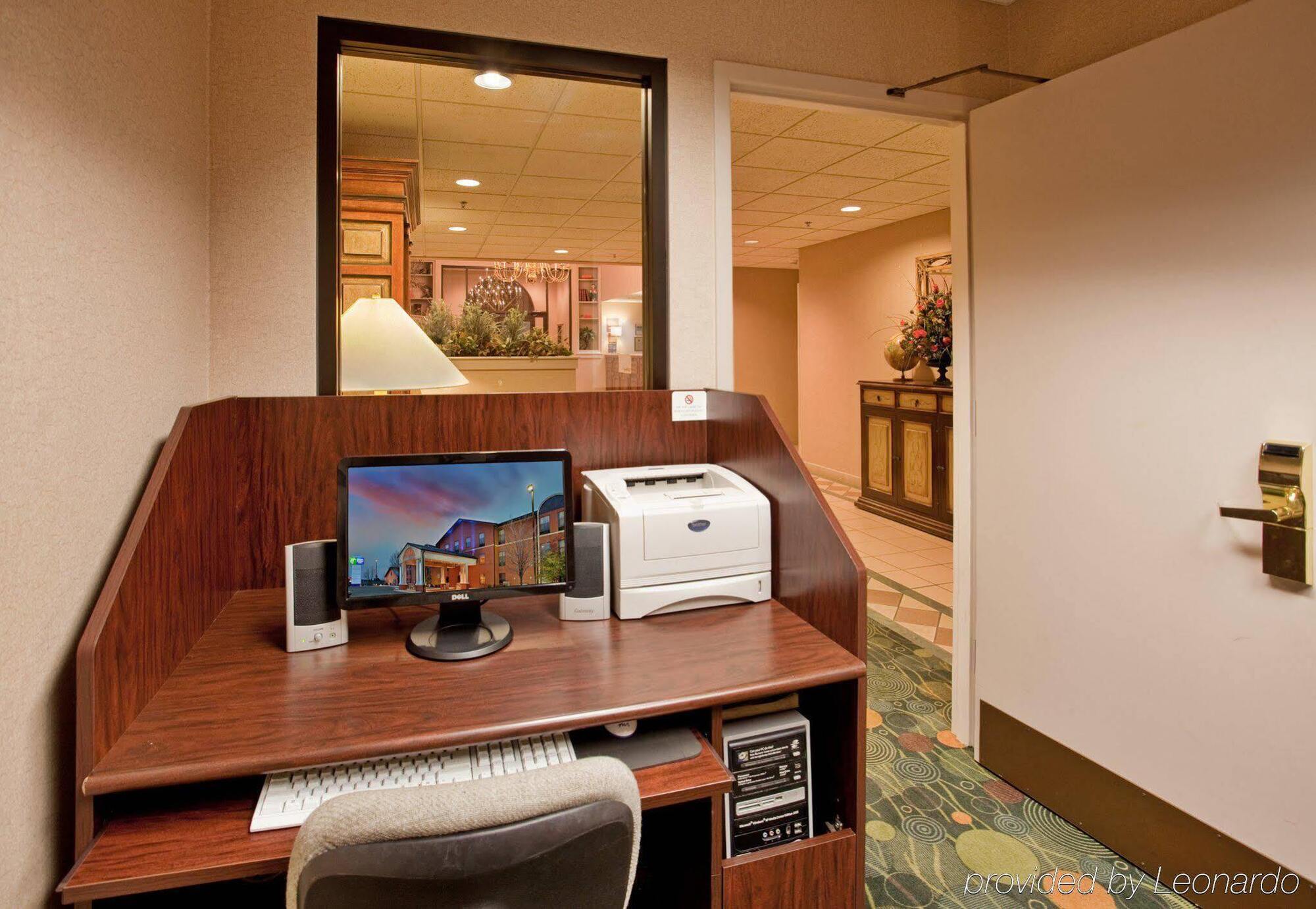Holiday Inn Express & Suites Batesville By Ihg Екстериор снимка