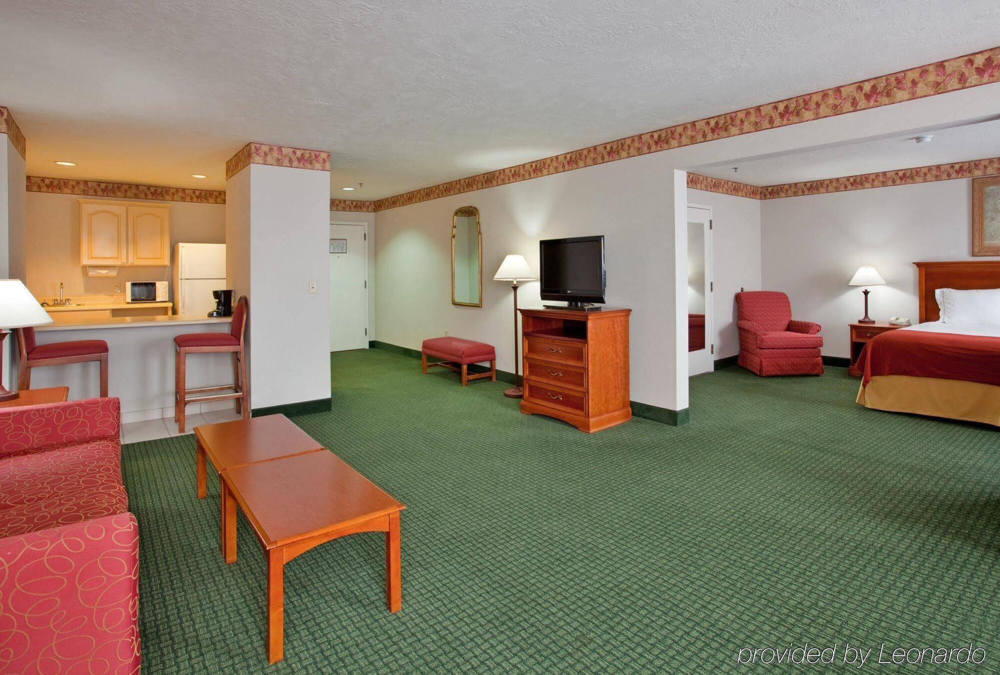 Holiday Inn Express & Suites Batesville By Ihg Екстериор снимка
