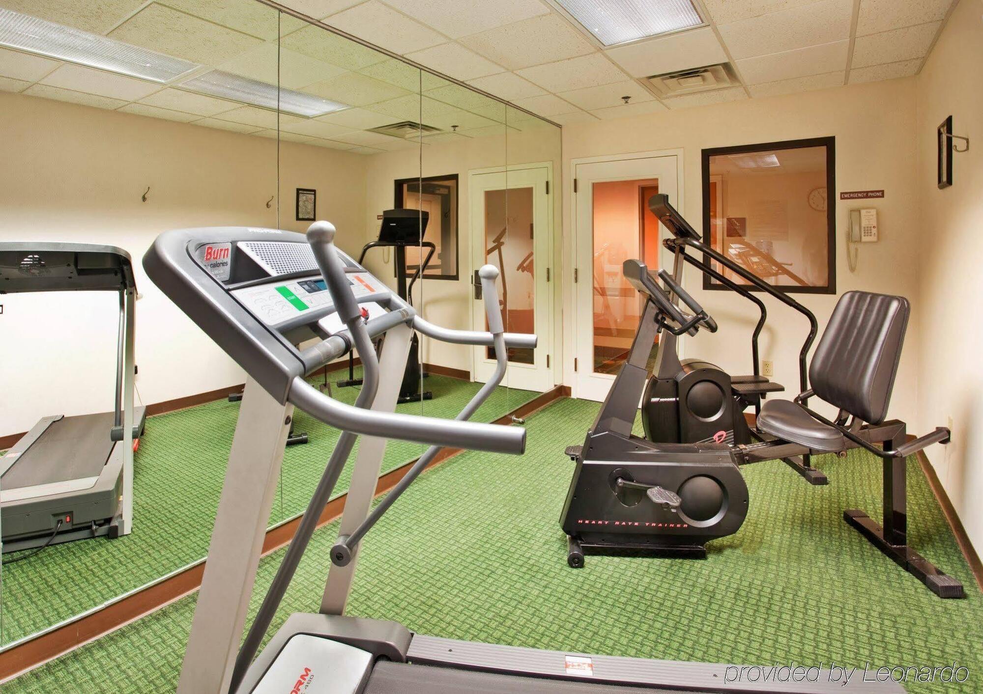 Holiday Inn Express & Suites Batesville By Ihg Екстериор снимка