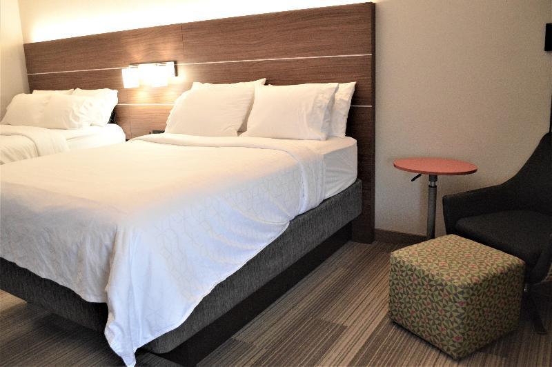 Holiday Inn Express & Suites Batesville By Ihg Екстериор снимка